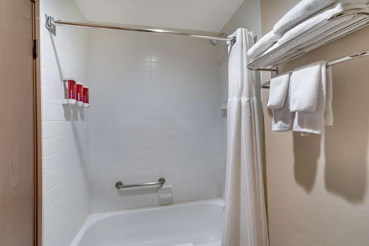 Surestay Plus Hotel By Best Western Price Buitenkant foto
